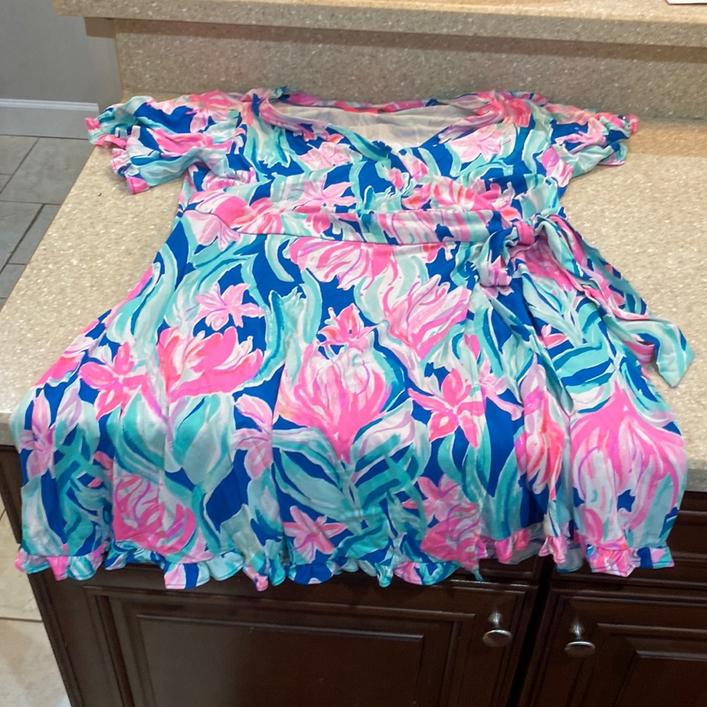 Lilly Pulitzer size XL (12/14) beach wrap with skorts!